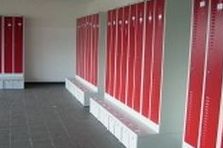 Paletové regály a šatní skříňky s uzamykatelnými předlavičkami: 