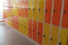 Kovové šatní skříně pro školy - Základní škola - šatní skříňky