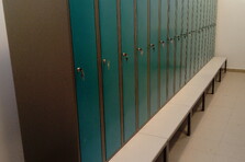  - Šatní skříňky do nově postavené základní školy