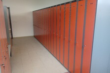 Šatní skříňky do nově postavené základní školy: 